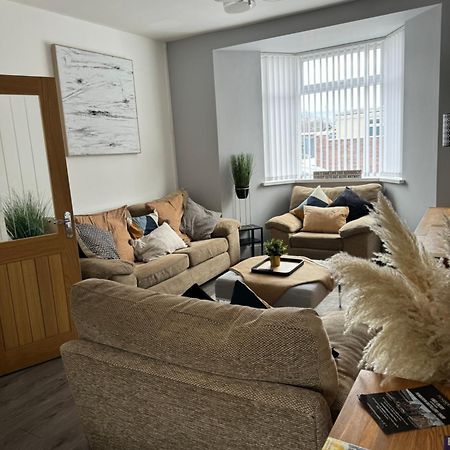 Modern, Spacious And Central Location Aberdare Exterior foto