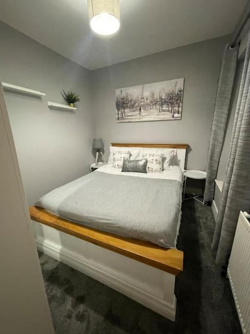 Modern, Spacious And Central Location Aberdare Exterior foto