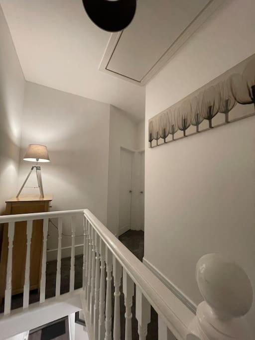 Modern, Spacious And Central Location Aberdare Exterior foto