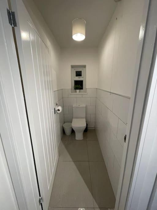 Modern, Spacious And Central Location Aberdare Exterior foto